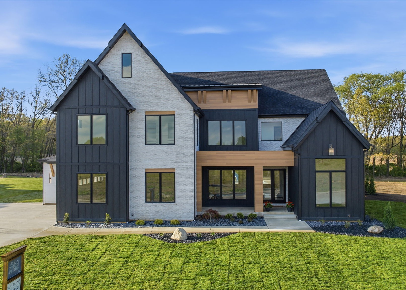 CAPSTONE DESIGN + BUILD